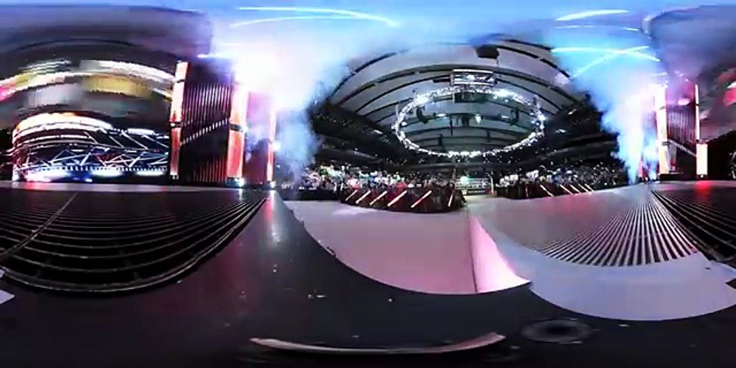 Experience Seth Rollins' return to Raw in 360°!