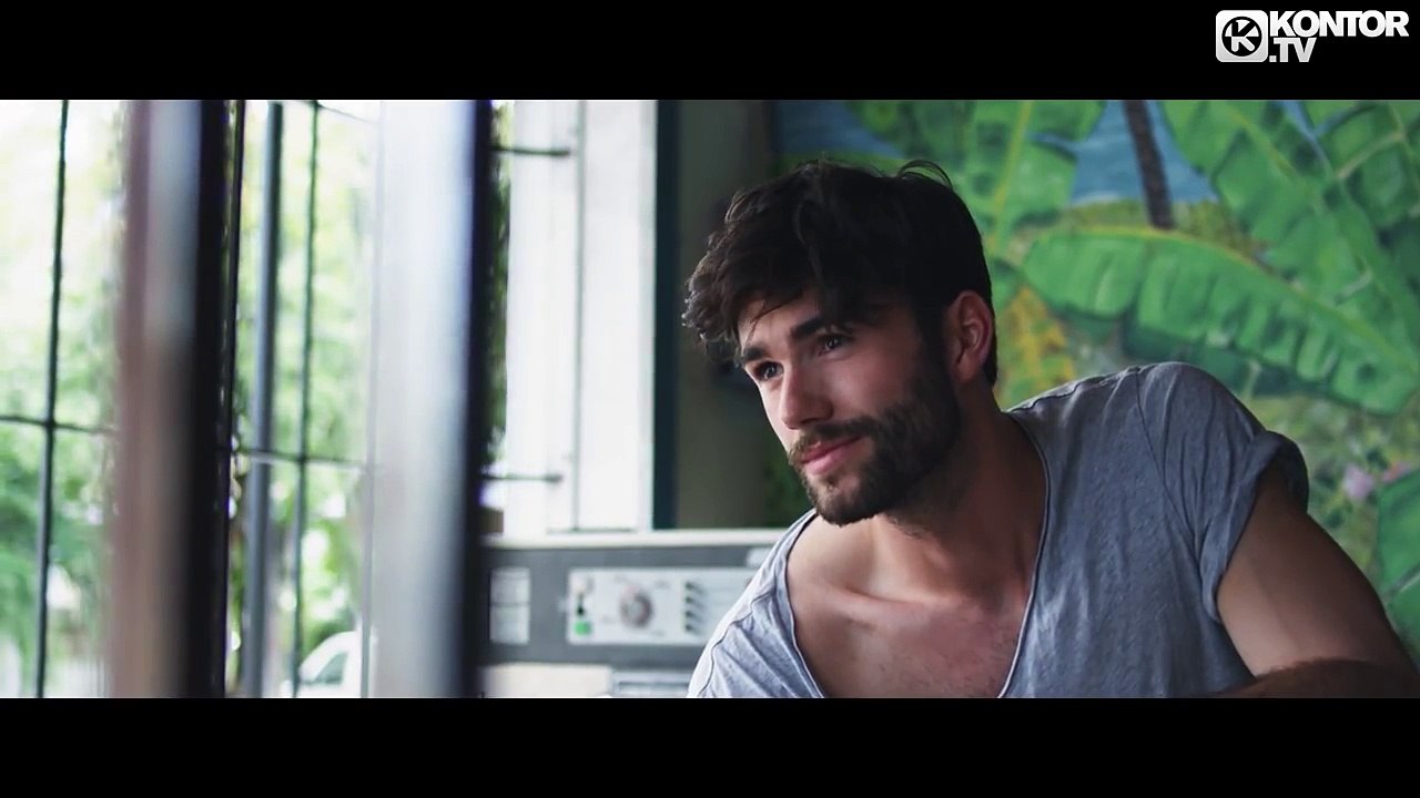 Gestört aber GeiL & Marc Narrow - Geh Nicht Weg (Official Video HD)