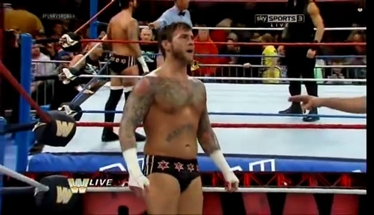 WWE Old School Raw CM Punk vs. Roman Reigns