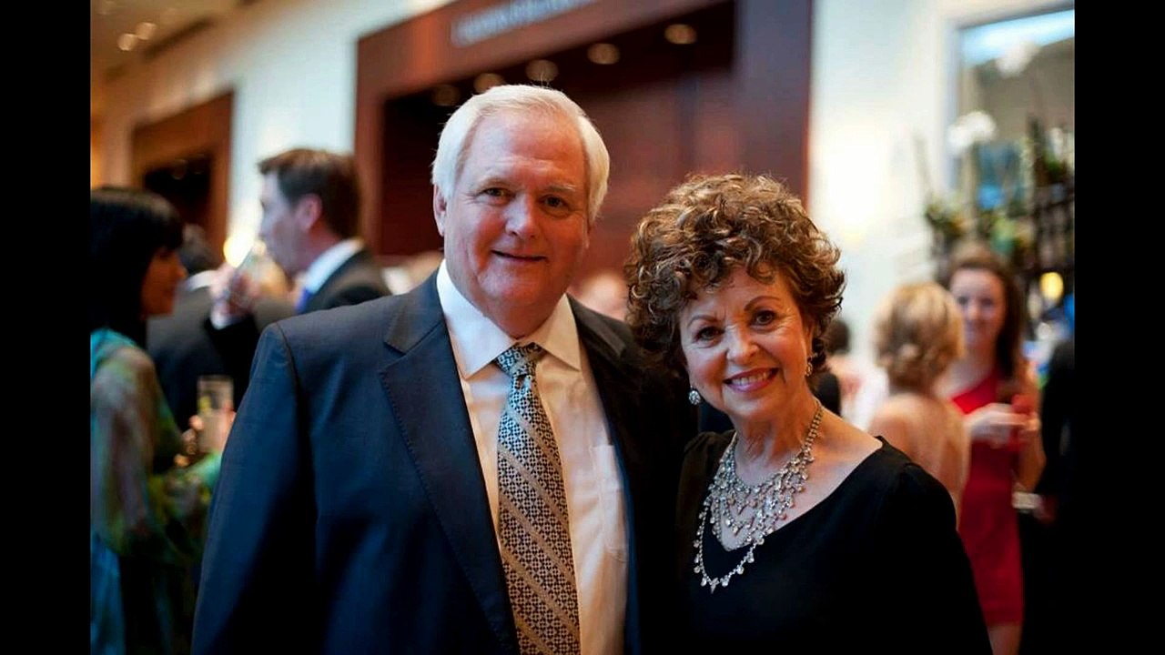 Wade Phillips and his Wife Laurie Phillips and his daughter