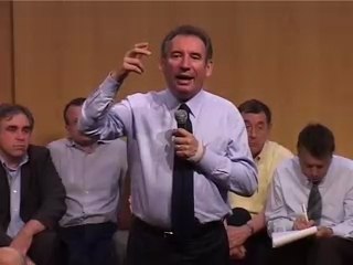 F.Bayrou : débats avec les militants Modem