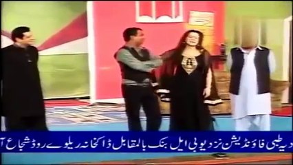 Nargis Budhay Per Garam Ho Gayee - Sxy Garam Jokes 2016