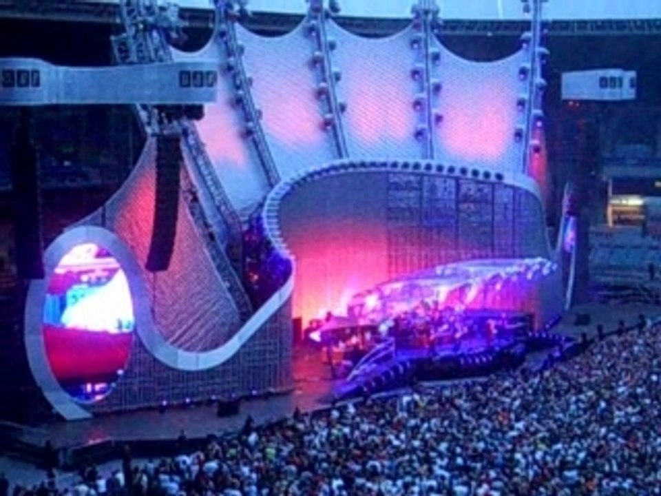 Genesis Parc des Princes extrait de Mama