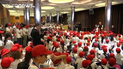 Папа Римський про мігрантів: "Не небезпечні, а самі в небезпеці"