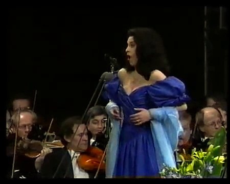 Angela Gheorghiu e Placido Domingo. La Traviata Brindisi de Verdi. Prague 1994.