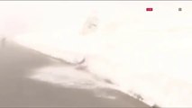 Chute spectaculaire du cycliste Steven Kruijswijk dans la neige pendant le Giro