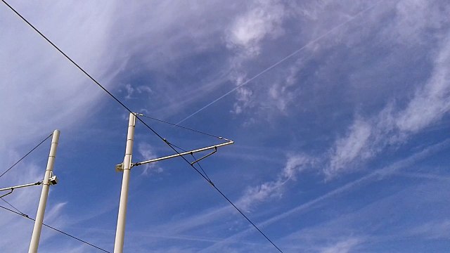 Chemtrails Angers (France) - 26 mai 2016 - 12h30 - Trainées persistantes inexpliquées