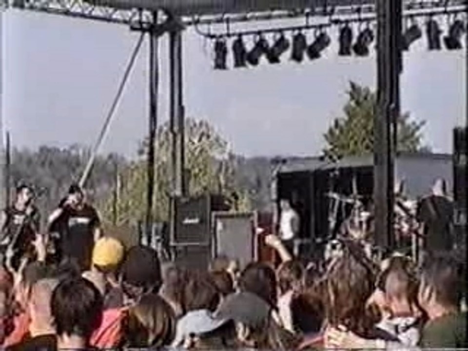 Hatebreed - Hollow Ground (Live in Washington 2002)
