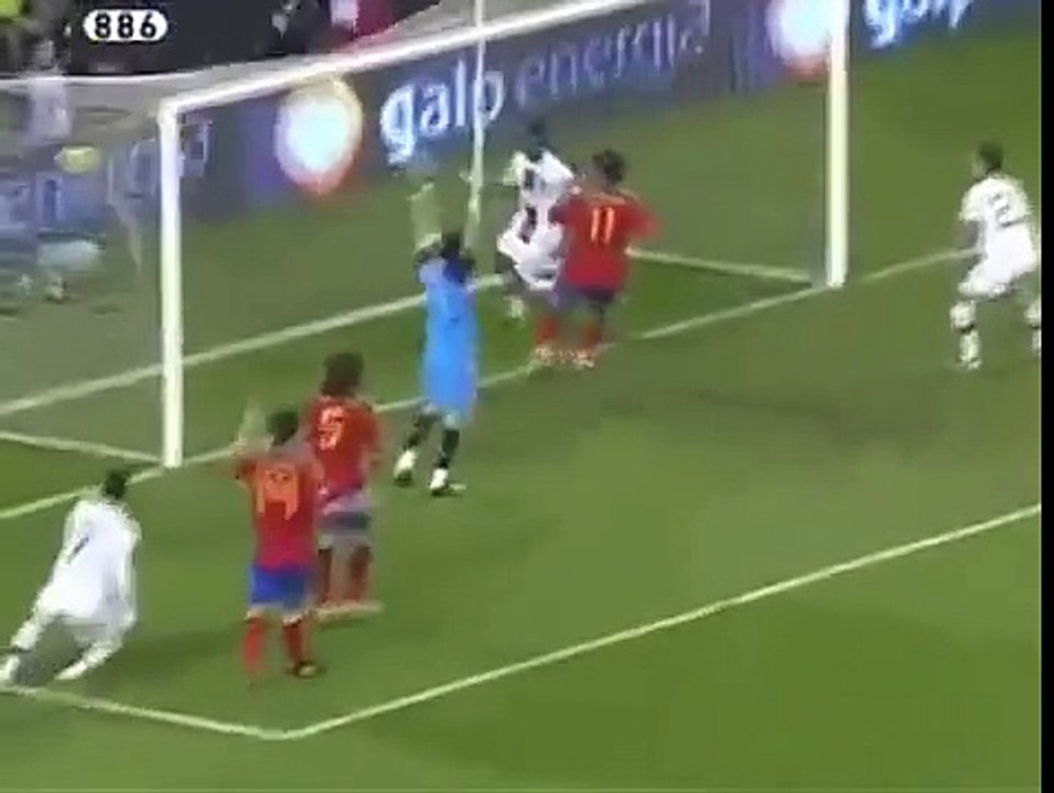 Stupid Nani Cancels Cristiano Ronaldo Amazing Goal against Spain [17/11/2010]