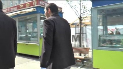 İkizler 23 Yıldır Benzer Kıyafetleri Giyiyor - Viyana