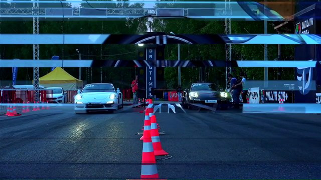 Ferrari 488 GTB vs Porsche 911 Turbo S: turbo supercars fight it out