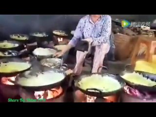 Thiên hạ đệ nhất bánh xèo! Cô quay phim nói chuyện như lồng tiếng phim ma :3