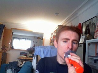 Wiwi égratigne "who" d'Ayo