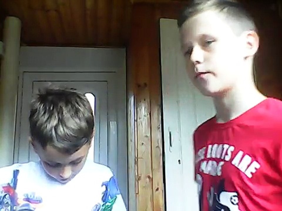 Truth or dare challenge (he accually banged his head on the wall)