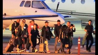 Kourtney and Khloe Kardashian head to Vegas with Scott Disick and Tyga