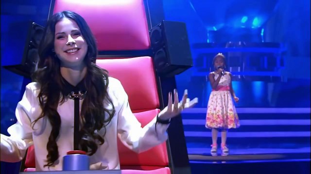 СУДЬИ ВСТАЛИ НА КОЛЕНИ после выступления 7 летней девочки