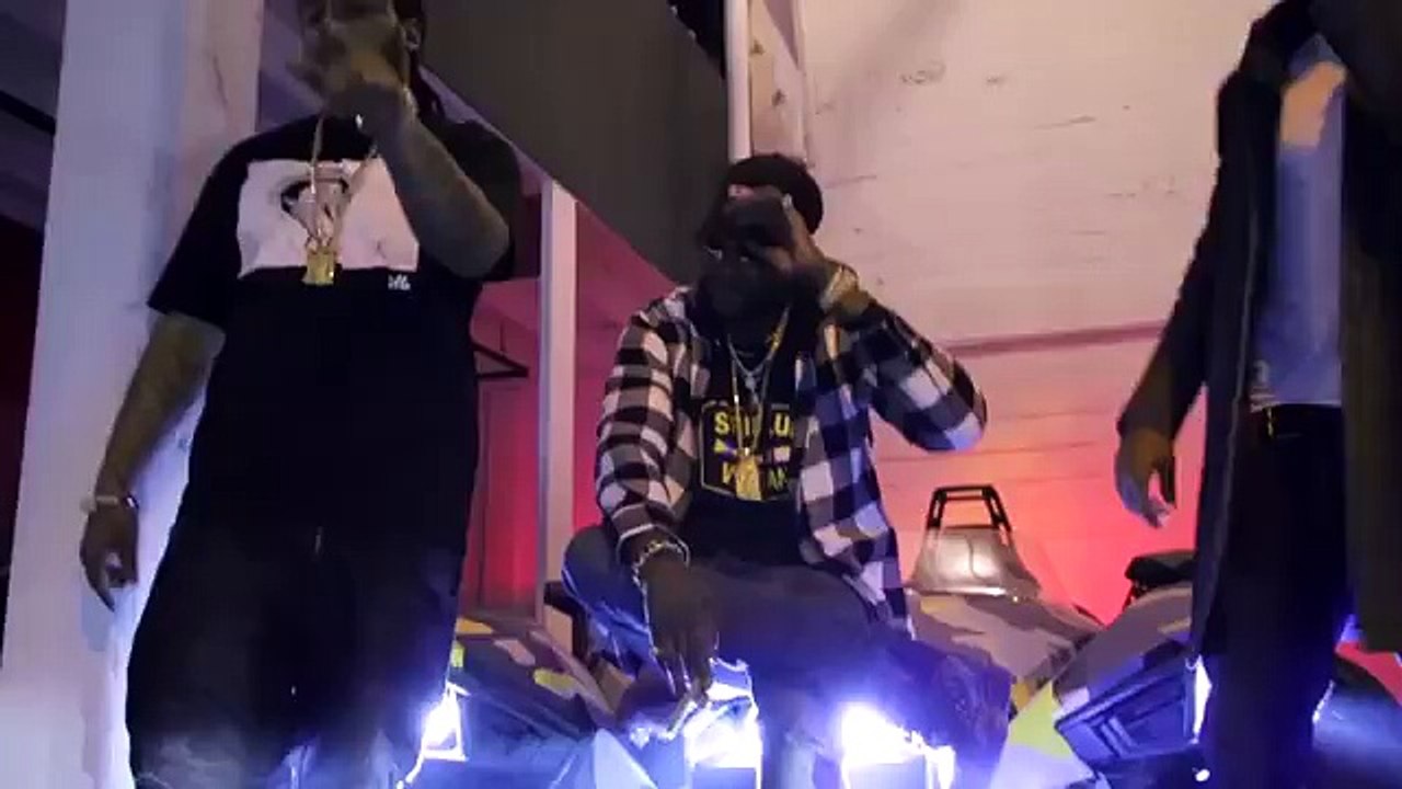 Chance the Rapper ft. 2 Chainz _ Lil Wayne - No Problem (Official Video)