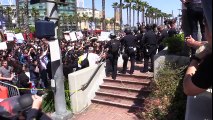So Called Civilized America ki Rally ka haal dekhen-Trump Protesters Attack the San Diego Police at Trump Rally