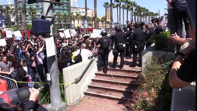 So Called Civilized America ki Rally ka haal dekhen-Trump Protesters Attack the San Diego Police at Trump Rally