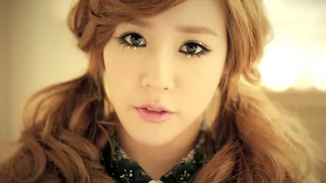 SNSD (Girls' Generation TTS - Tiffany) - Twinkle Music Video Teaser