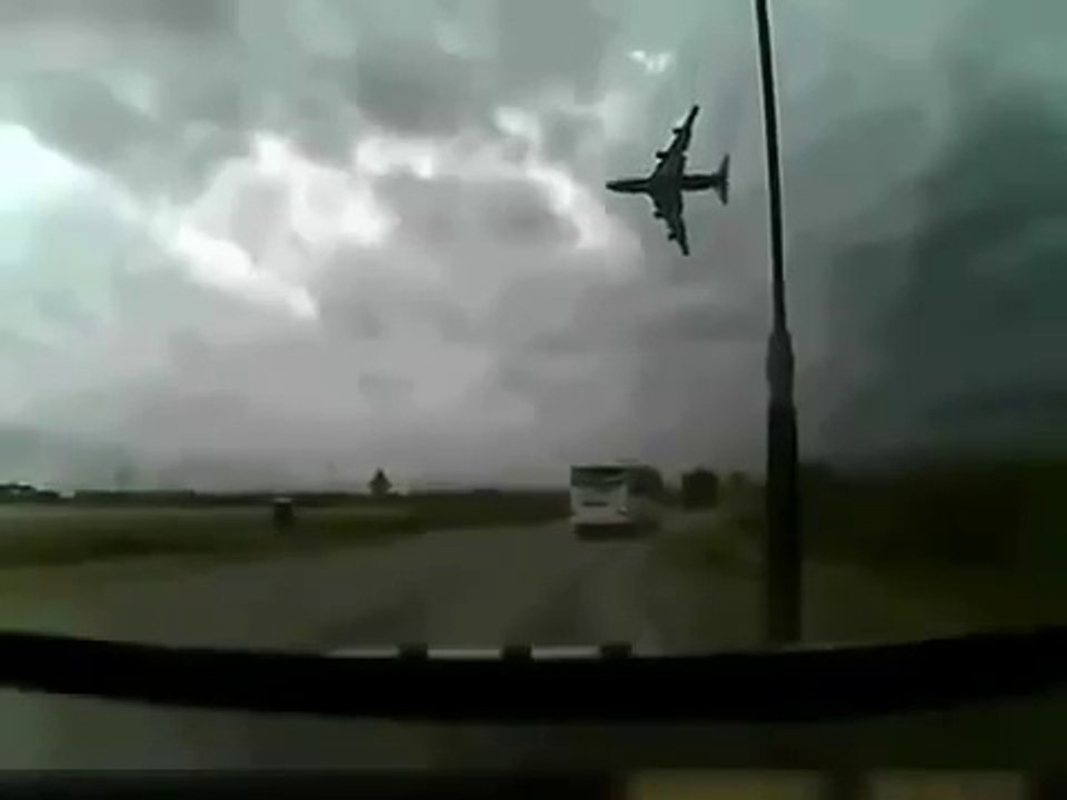 Most viral News 2016 - Planes crashed On National High Ways - Funny Whatsapp Video | WhatsApp Video Funny | Funny Fails | Viral Video