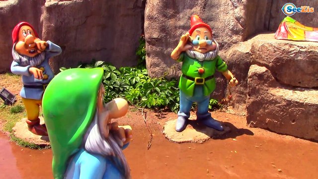 Хелло Китти и Ярослава - прогулка в Парке Сказок Masal Parkı Анталия. Видео для детей. Hello Kitty