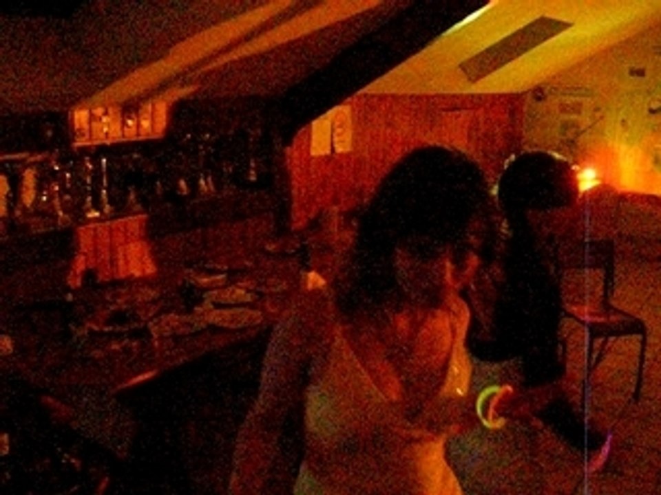 Strip tease de beaux mecs ! (suite et fin)
