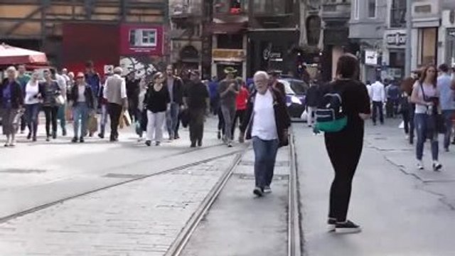 Sinema ve Tiyatro Oyuncusu Ali Uyandıran