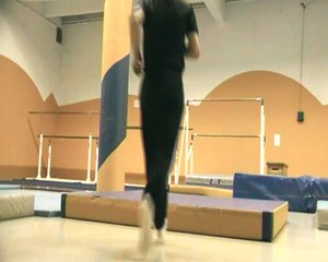 Henri Mauriès Straddle Jump (saut carpé)