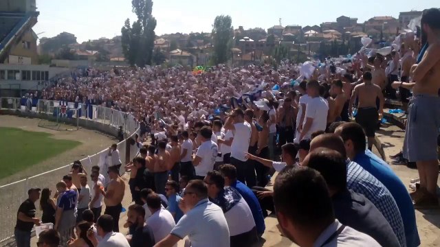 Intelektualet (Drita) ne finale te kupes Atmosfera