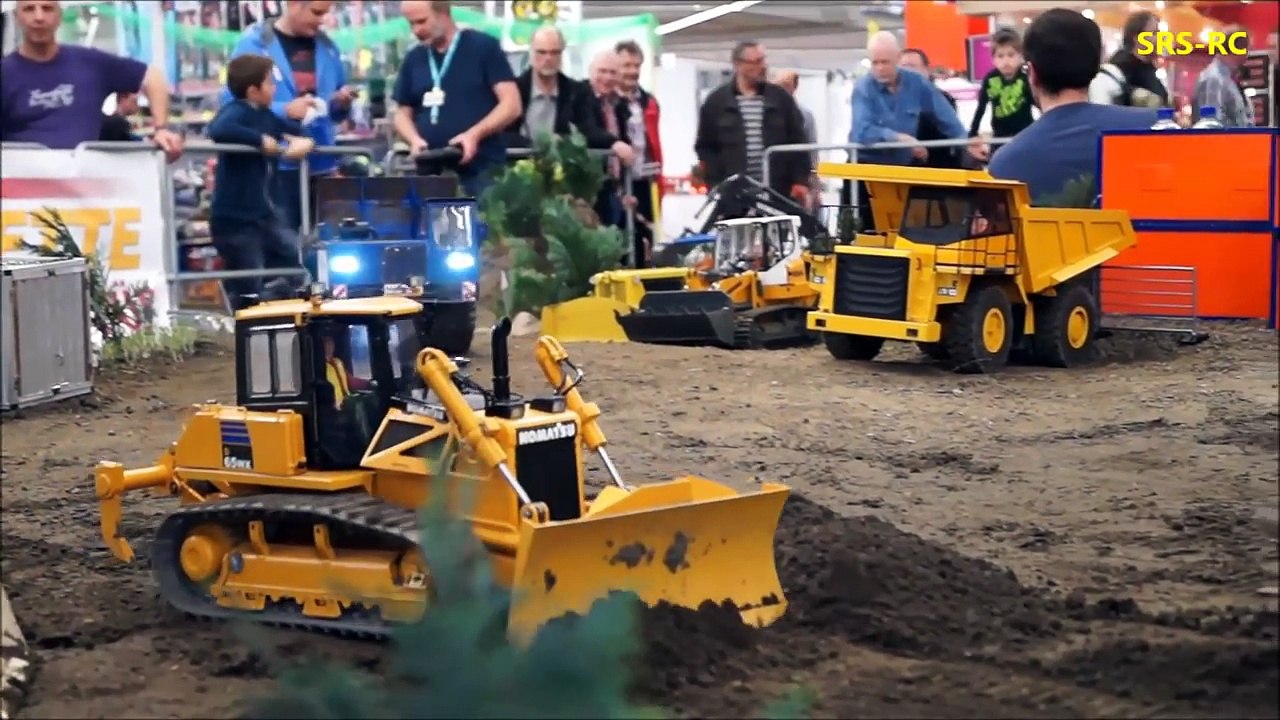 RC DIGGER ACTION! Komatsu Dozer, Mining truck and Volvo Excvator filling the disposal site!