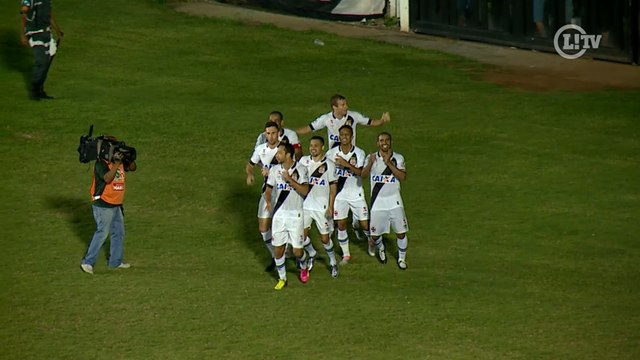 Relembre gols, assistência e belos lances de Nenê pelo Vasco