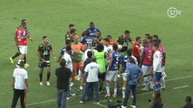 Calma, gente! Paulo Bento e Givanildo discutem em campo e geram maior confusão