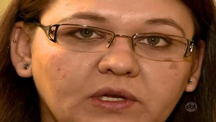 Mãe injustamente acusada de matar a filha lança livro