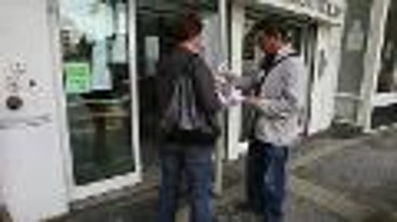 Pau. Opération des Cocottes en papier