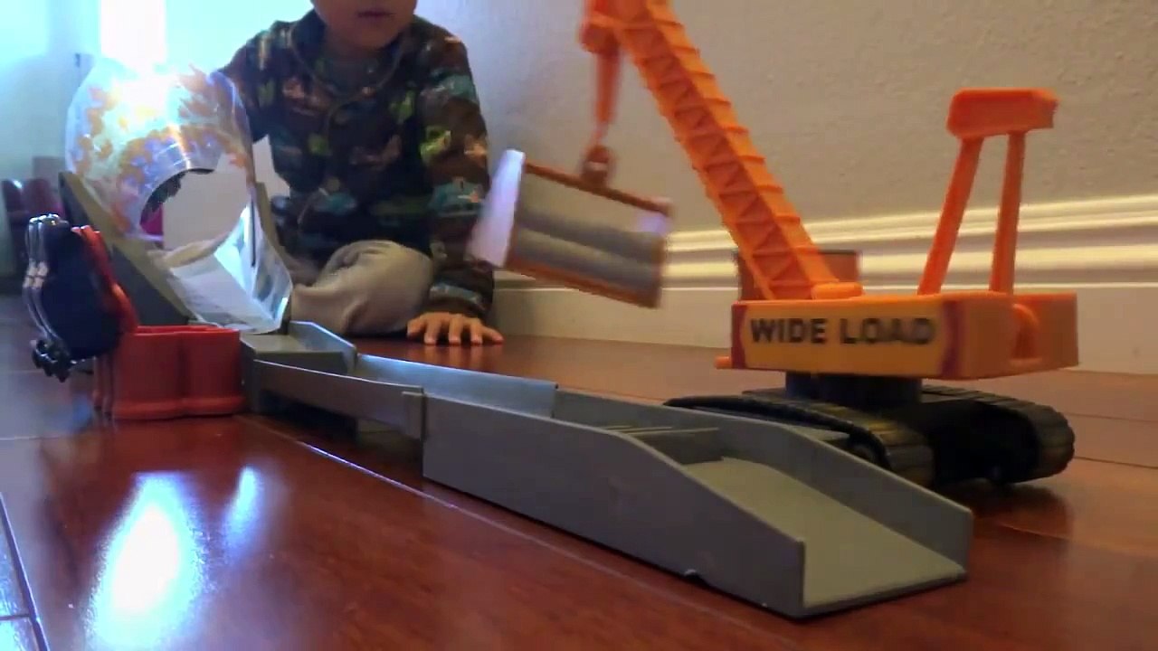 Disney Cars Toons   Tokyo Mater Ninja Knockout Playset   Dragon Lightning McQueen