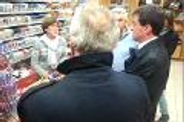 Manuel Valls en visite officielle à Sainte-Foy-la-Grande (Gironde)