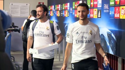 LdC - Les joueurs du Real offrent le champagne !