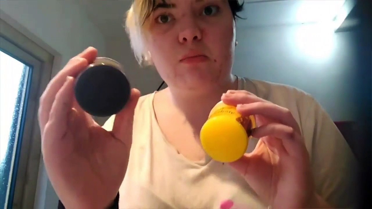 Dying my hair (+ undercut) blue and yellow! -first video-