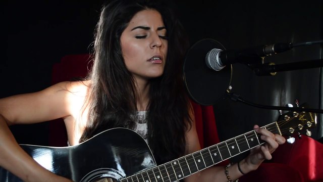 Led Zeppelin - Babe I'm Gonna Leave You // Veronica Sixtos Acoustic Cover