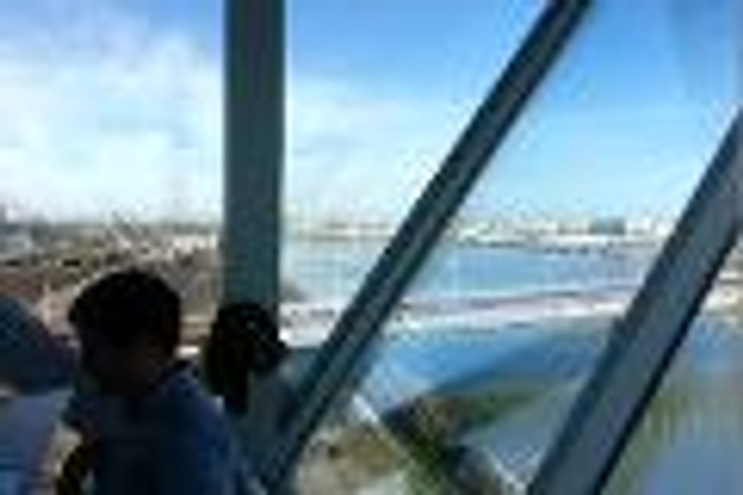 Tour de commandement du Pont Chaban Delmas à Bordeaux