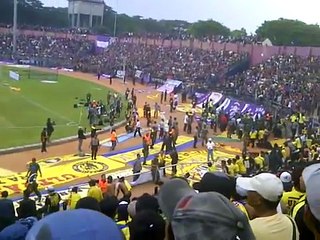ULTRAS GRESIK Vs PERSIK MANIA RUSUH @STADION BRAWIJAYA KEDIRI