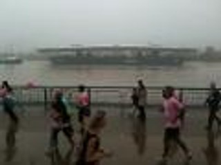 Bordeaux : la barge du pont Ba-Ba en mouvement