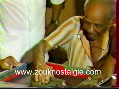 Une petite dédicace à toutes les mamans et toutes celle qui ne le sont pas mais qui participent à l'éducation et au bien être d'enfant , mai