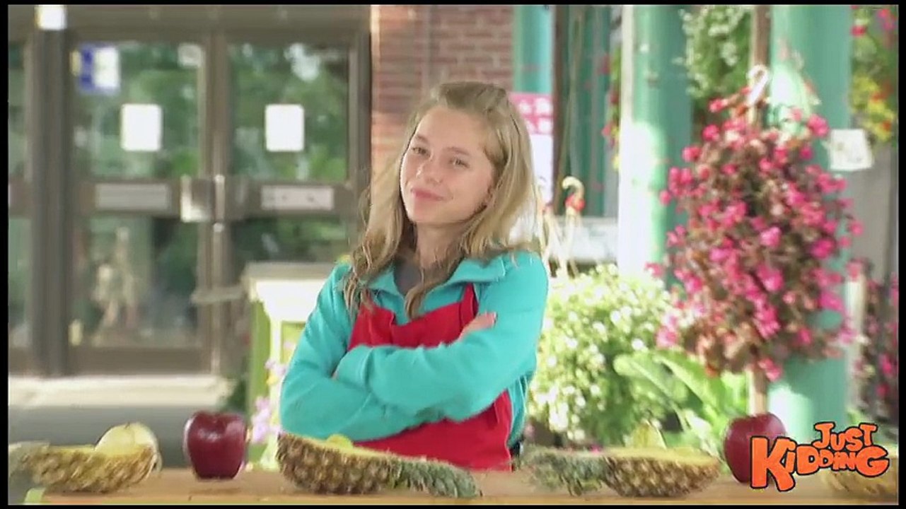 Self-Cutting Fruit Prank