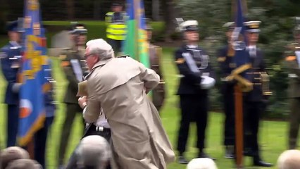 Quand l'ambassadeur canadien en Irlande vire lui-même un contestataire