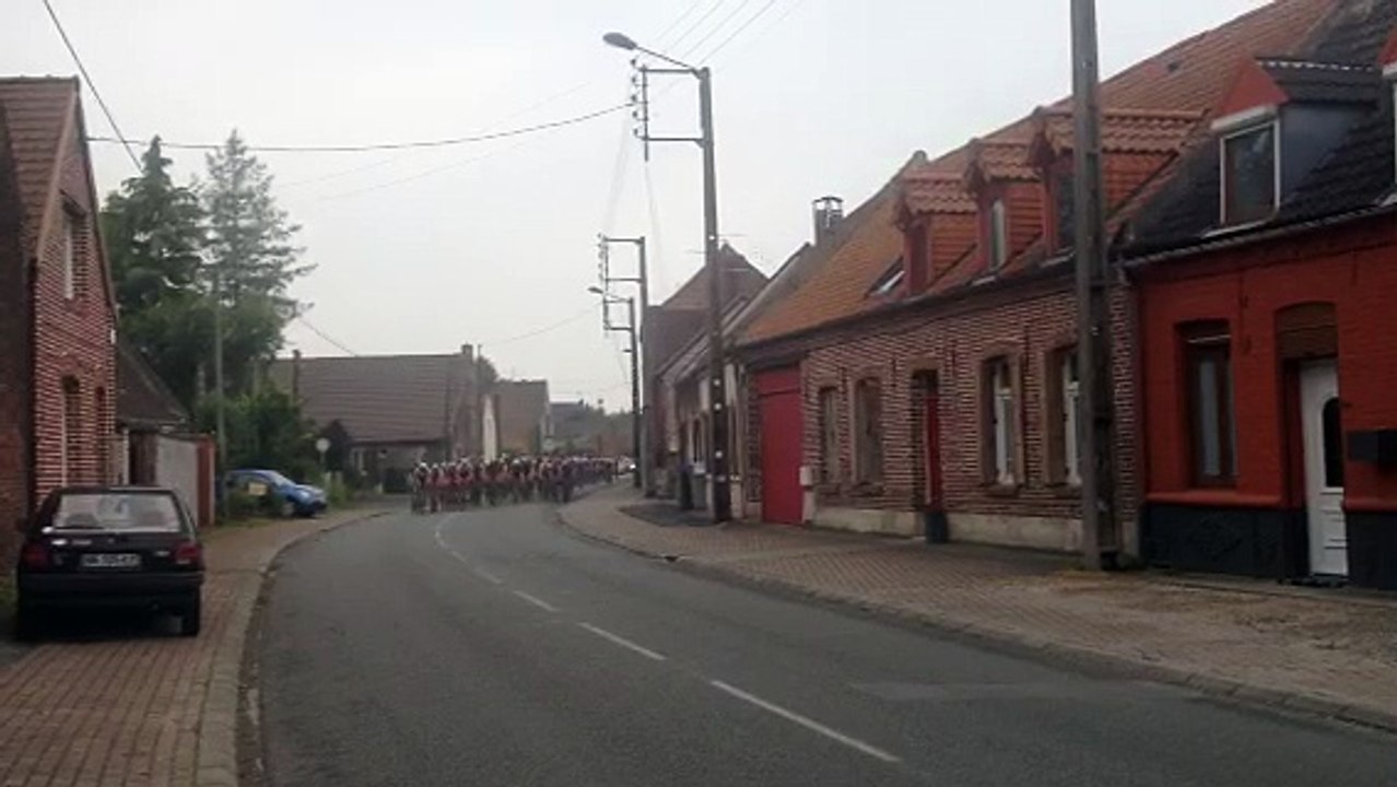 Paris-Roubaix Espoirs 2016 : le peloton sur les routes du Nord