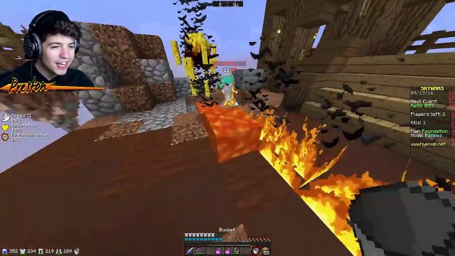 WAS THAT A FLY HACKER?! | Minecraft RANKED SkyWars #4 (Hypixel)