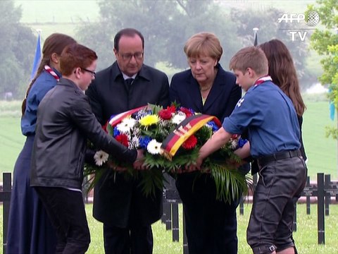 Hollande et Merkel célèbrent l'esprit de Verdun