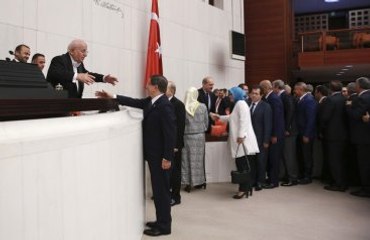 İsmail Kahraman ve Davutoğlu Arasında Sıcak Dakikalar Yaşandı